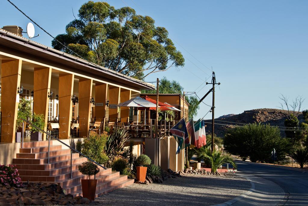 Bahnhof Hotel Aus Eksteriør billede