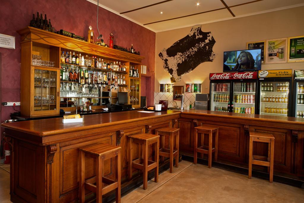 Bahnhof Hotel Aus Eksteriør billede